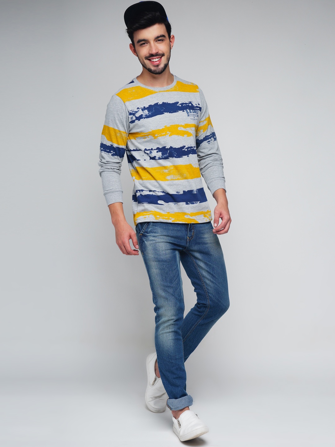 

Difference of Opinion Men Grey Printed Round Neck T-Shirt