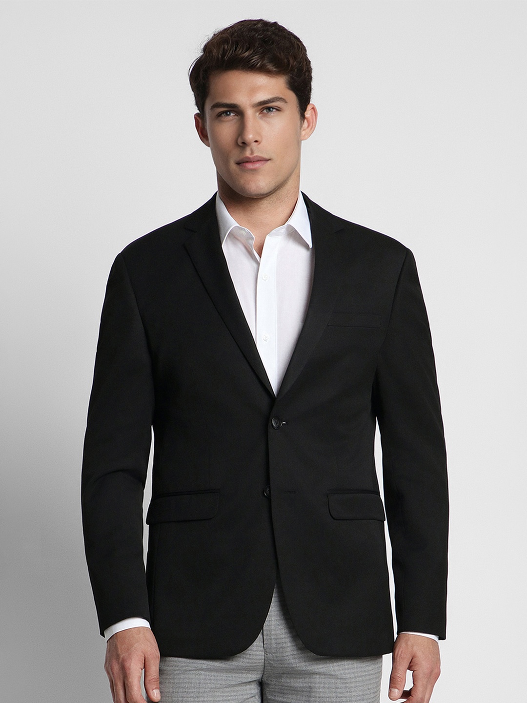 

Peter England Men Black Solid Slim-Fit Single-Breasted Blazer