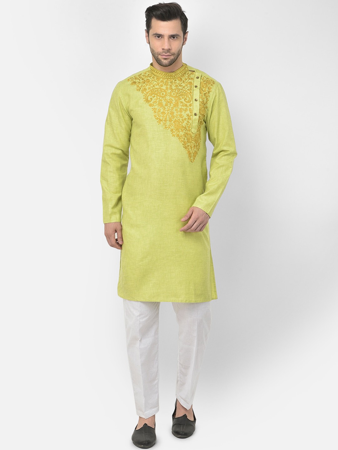 

LAMAAYA Men Green Yoke Design Angrakha Thread Work Pure Cotton Kurta with Pyjamas
