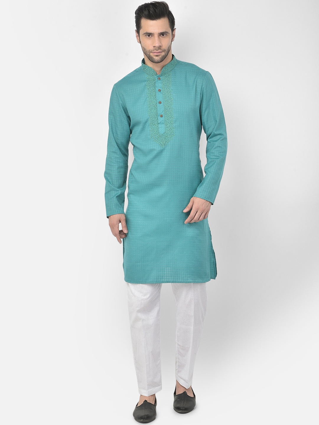 

LAMAAYA Men Blue Floral Yoke Design Thread Work Pure Cotton Kurta with Pyjamas