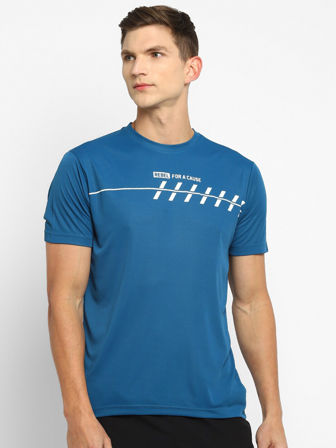 

Yuuki Men Blue Typography Printed T-shirt