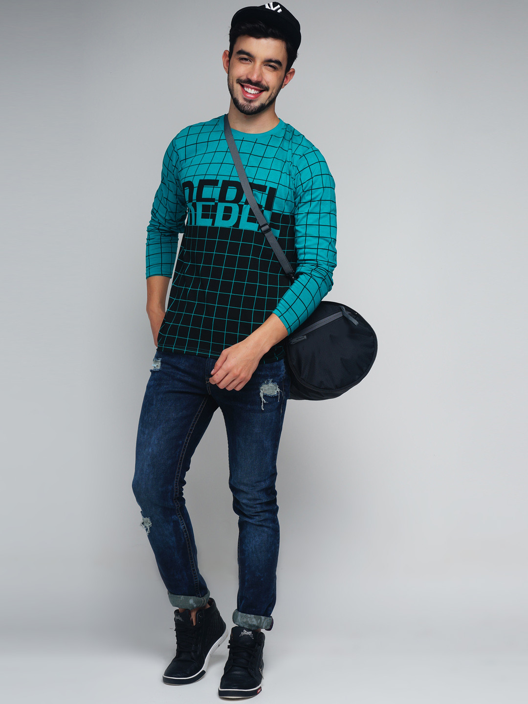 

Difference of Opinion Men Teal Green & Black Checked Round Neck T-shirt