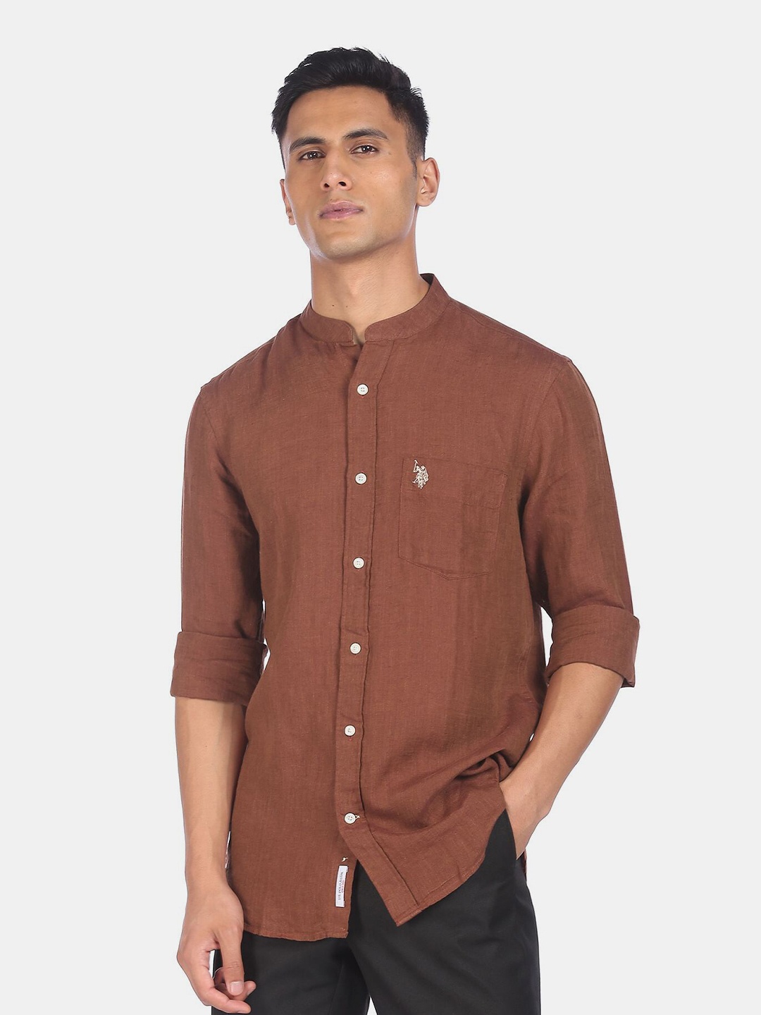 

U.S. Polo Assn. Men Brown Solid Roll-Up Sleeves Casual Shirt