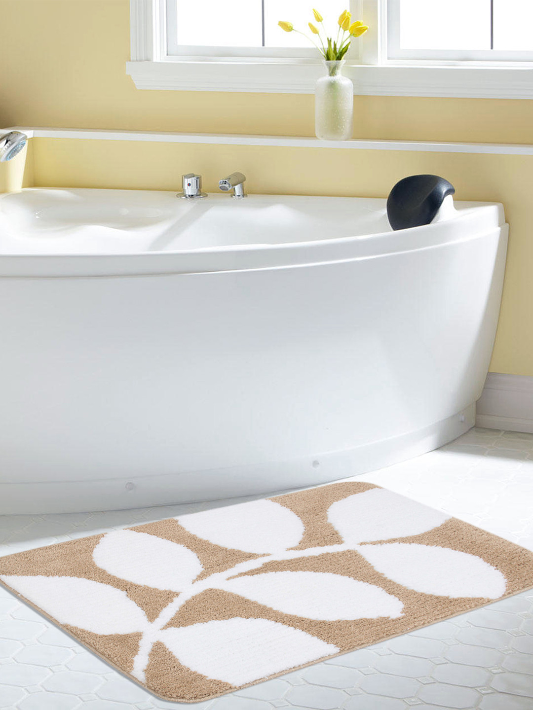 

Saral Home Beige & White Rectangular Bath Rug