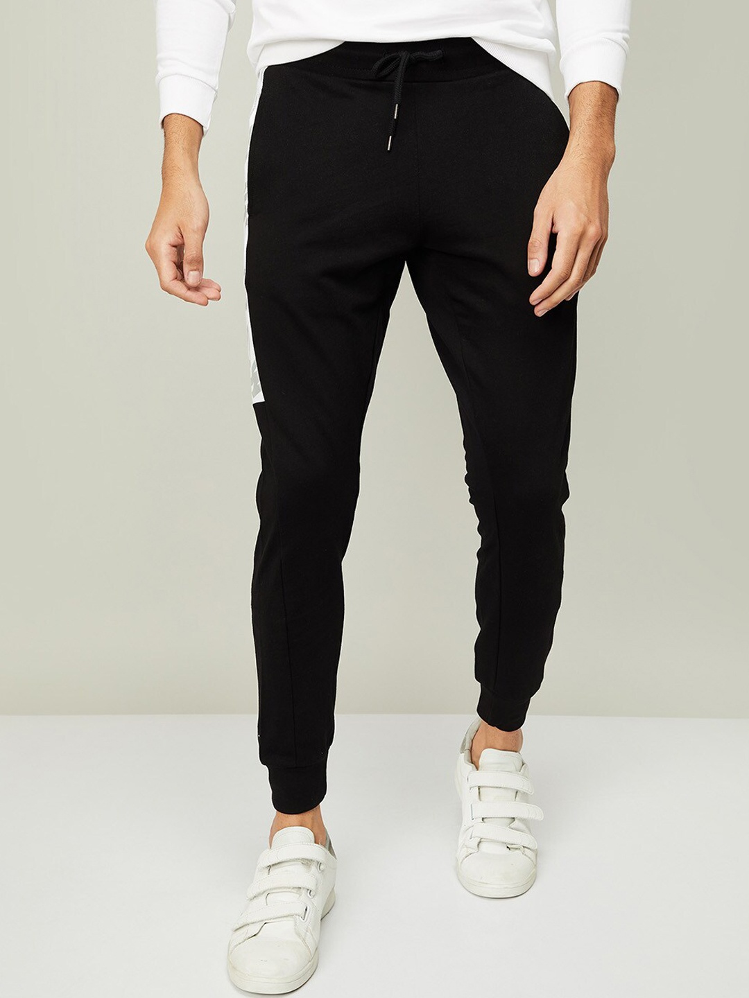 

SmileyWorld Men Black Solid Slim-Fit Joggers