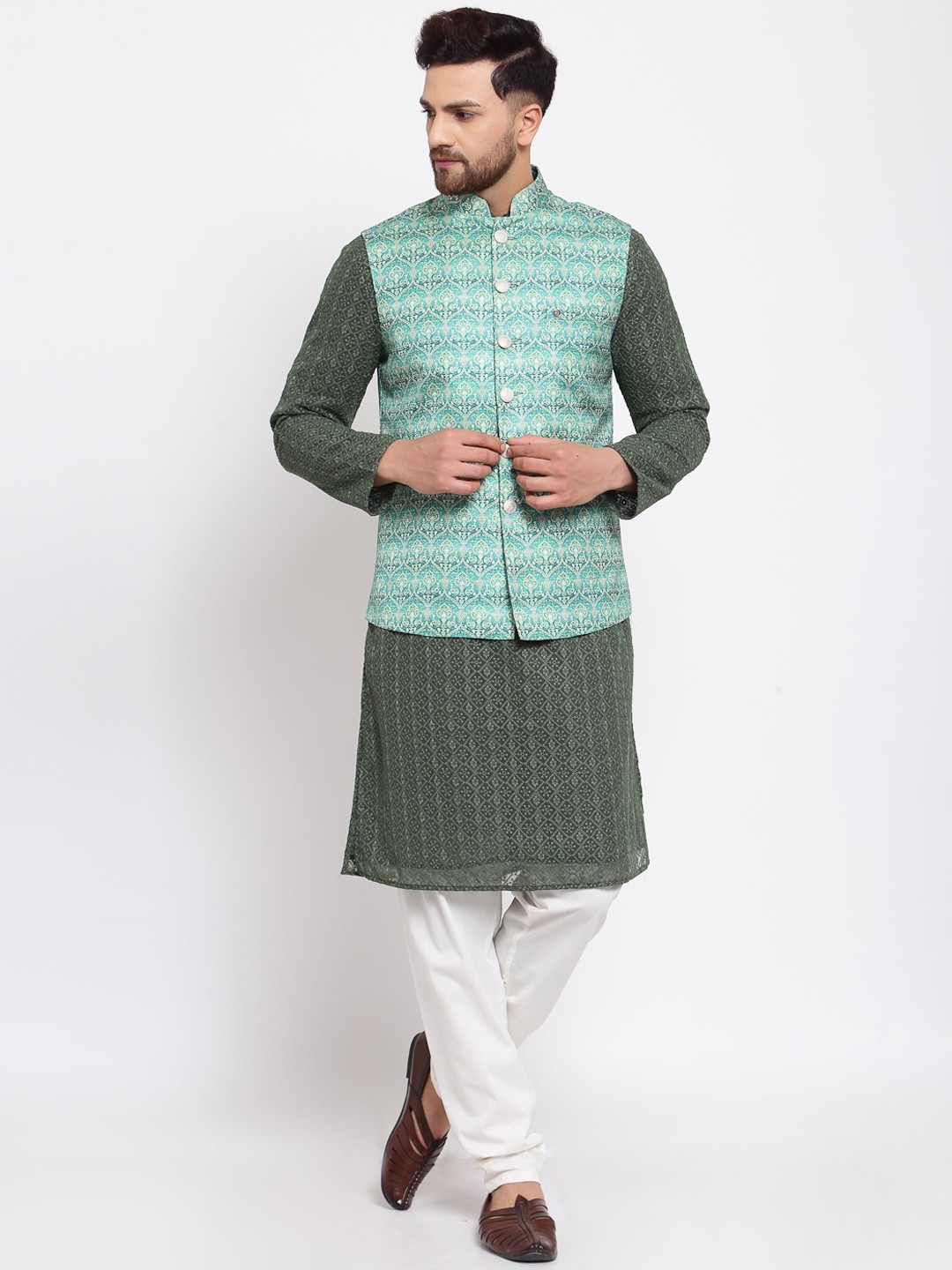 

MOHANLAL SONS Men Green Chikankari Silk Georgette Kurta with Churidar & Nehru Jacket