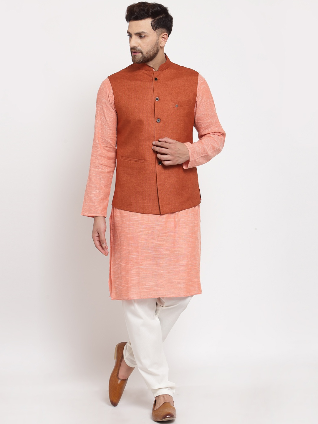 

MOHANLAL SONS Men Peach-Coloured & White Pure Cotton Kurta with Pyjamas & Nehru Jacket