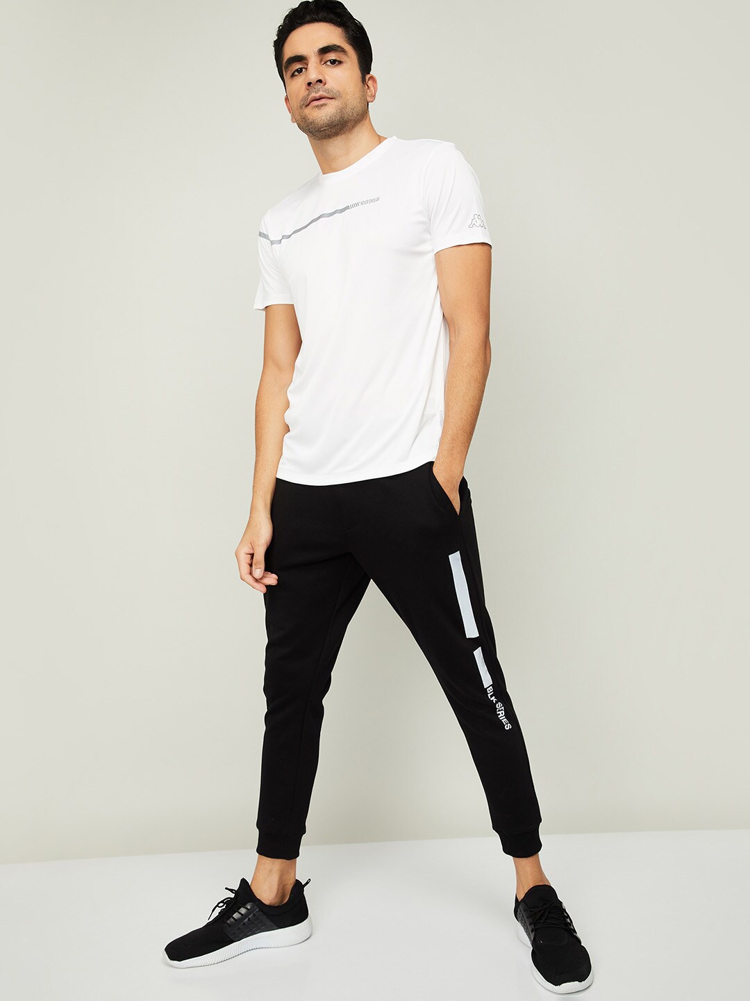 

Kappa Men White Printed Slim Fit T-shirt