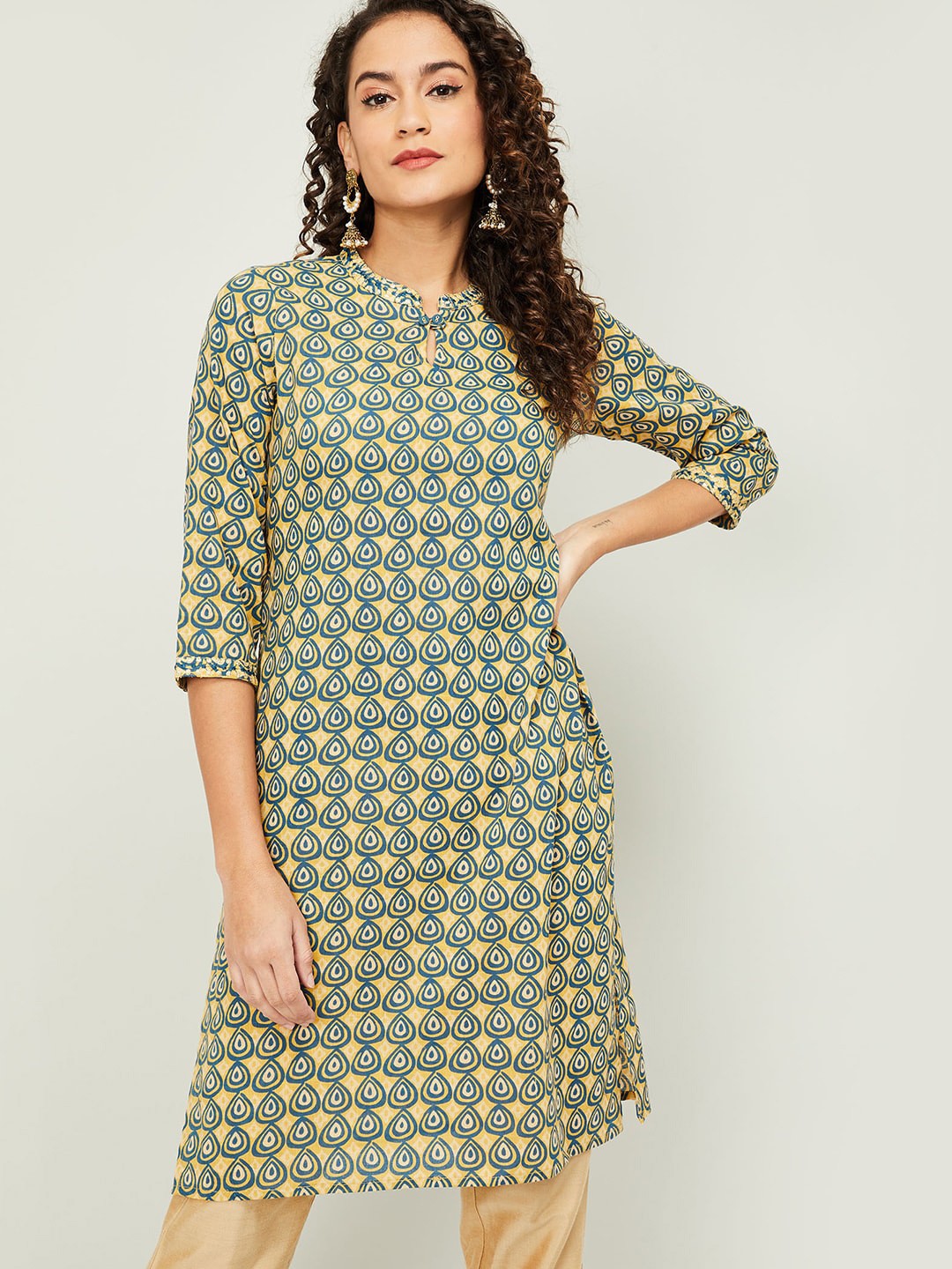 

Melange by Lifestyle Women Yellow & Teal Green Geometric Printed Kurta