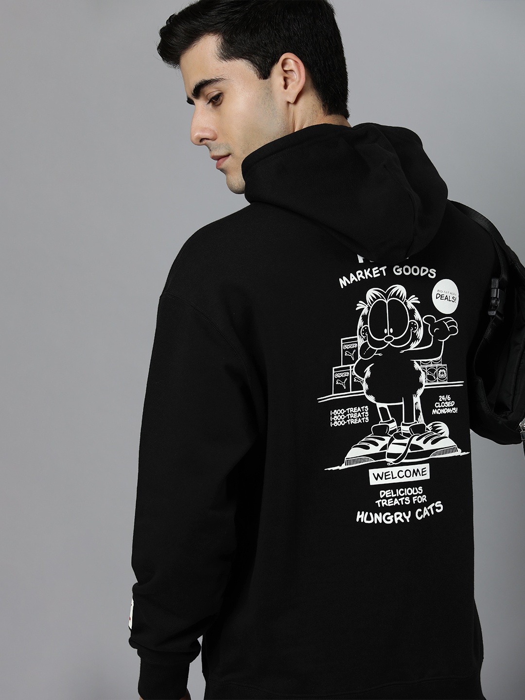 

Puma Men Black Graphic Printed Pure Cotton Garfield Hooded Pullover Sweatshirt