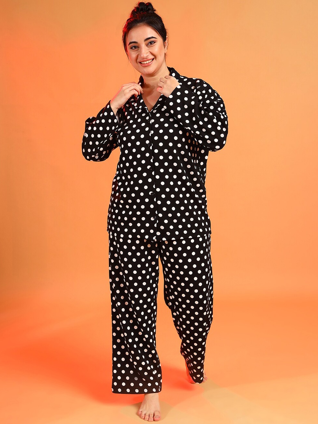

Instafab Plus Size Women Black & White Polka Dots Printed Night suit