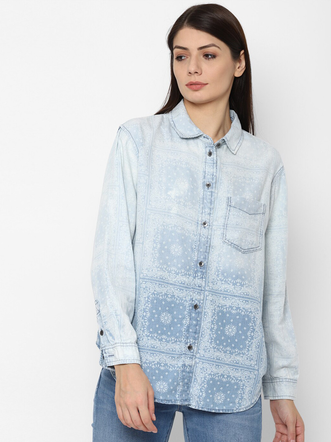 

AMERICAN EAGLE OUTFITTERS Women Blue Faded Printed Casual Shirt