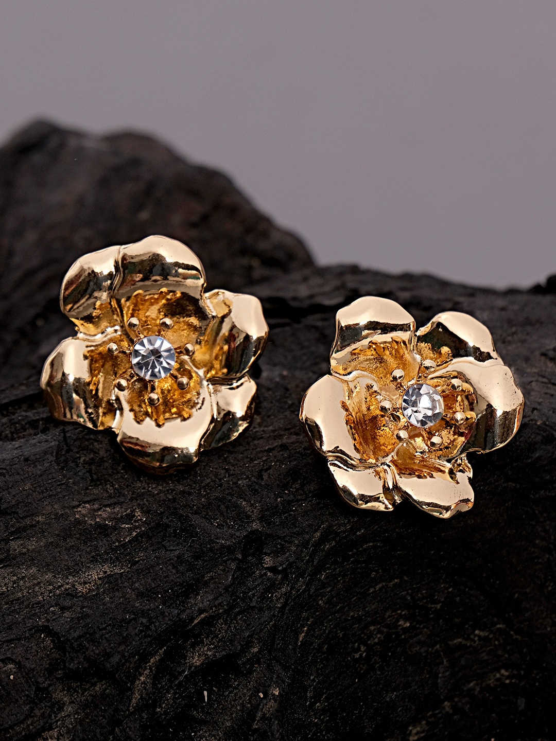 

Lilly & sparkle Gold-Toned Contemporary Studs Earrings