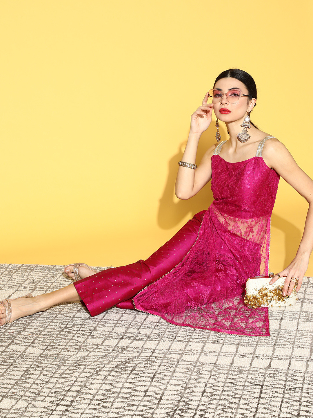 

Varanga Floral Net I-Spy Lace Kurta Set, Magenta