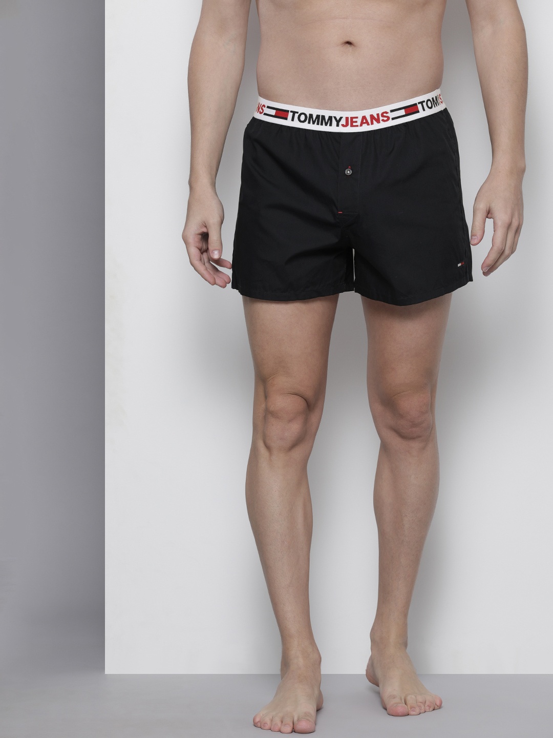 

Tommy Hilfiger Men Black Solid Pure Cotton Boxer - P2AB2102