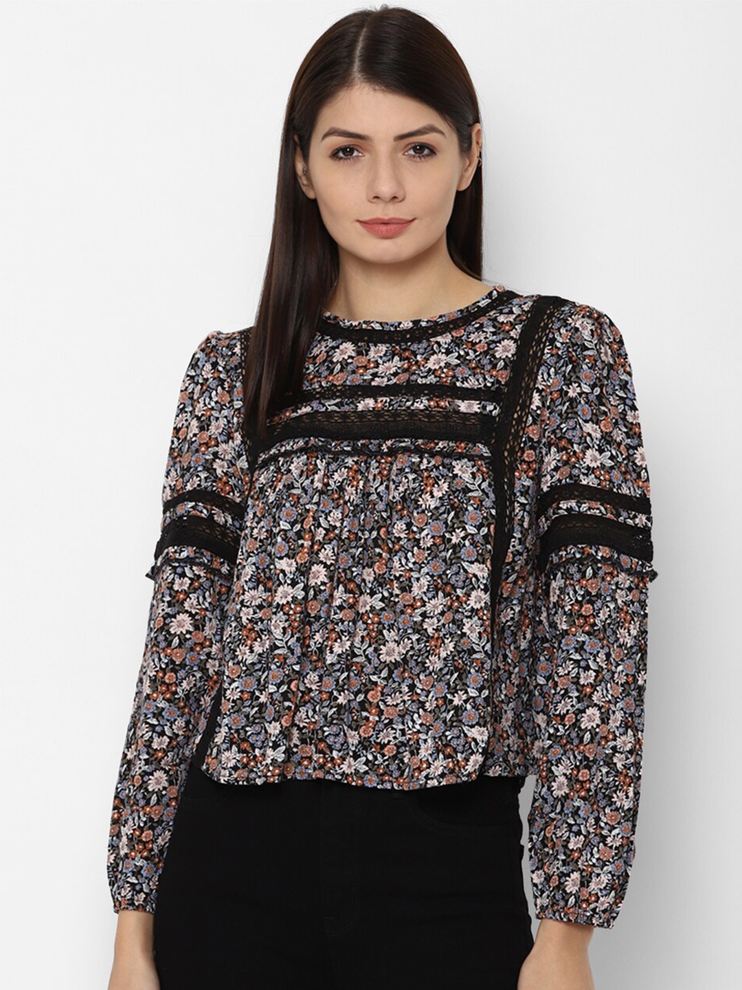 

AMERICAN EAGLE OUTFITTERS Black & Pink Floral Printed Top