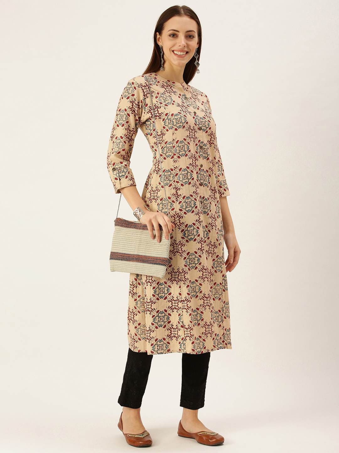 

AMUKTI Women Beige & Red Ethnic Motifs Printed Kurta