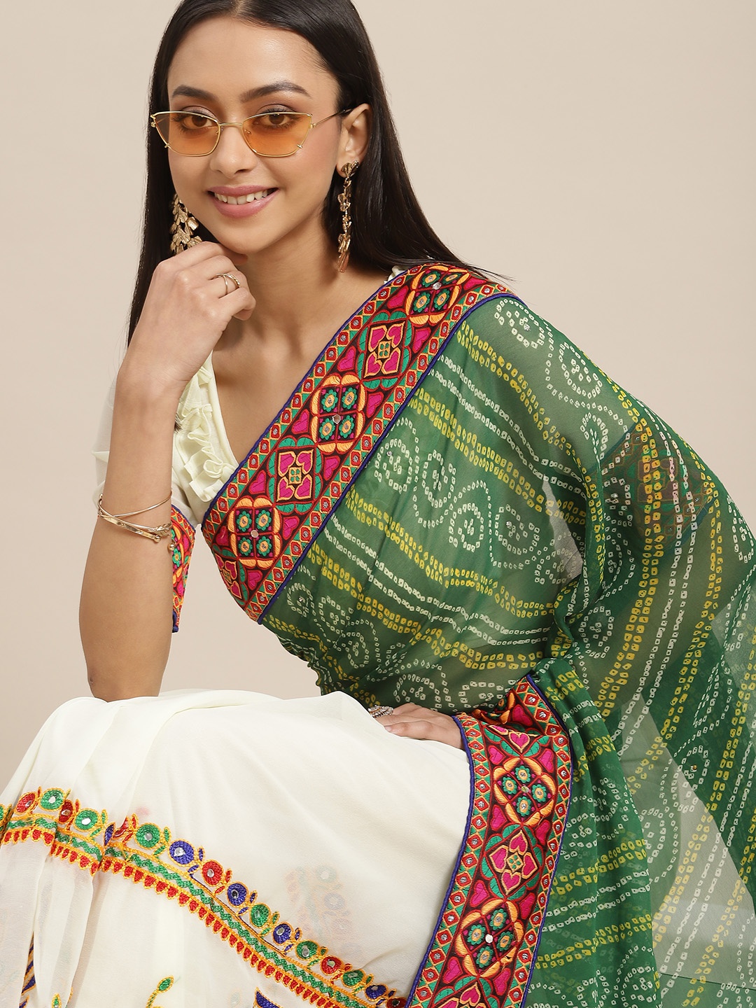 

RAJGRANTH Green & White Ethnic Motifs Embroidered Half and Half Bandhani Saree