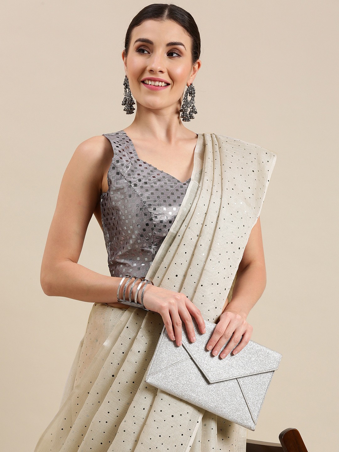 

Kvsfab Off White Saree