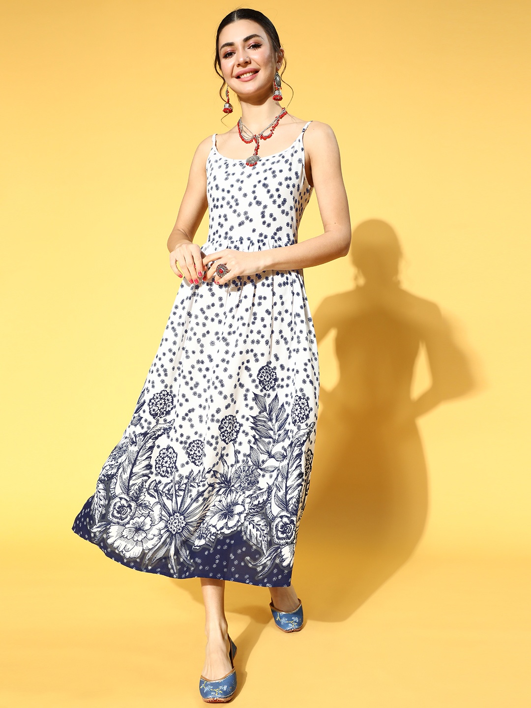 

mokshi Women Classic White Floral Dress