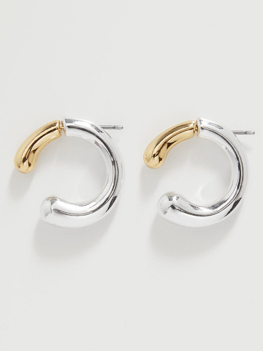 

MANGO Silver-Toned & Gold-Toned Crescent Shaped Half Hoop Earrings