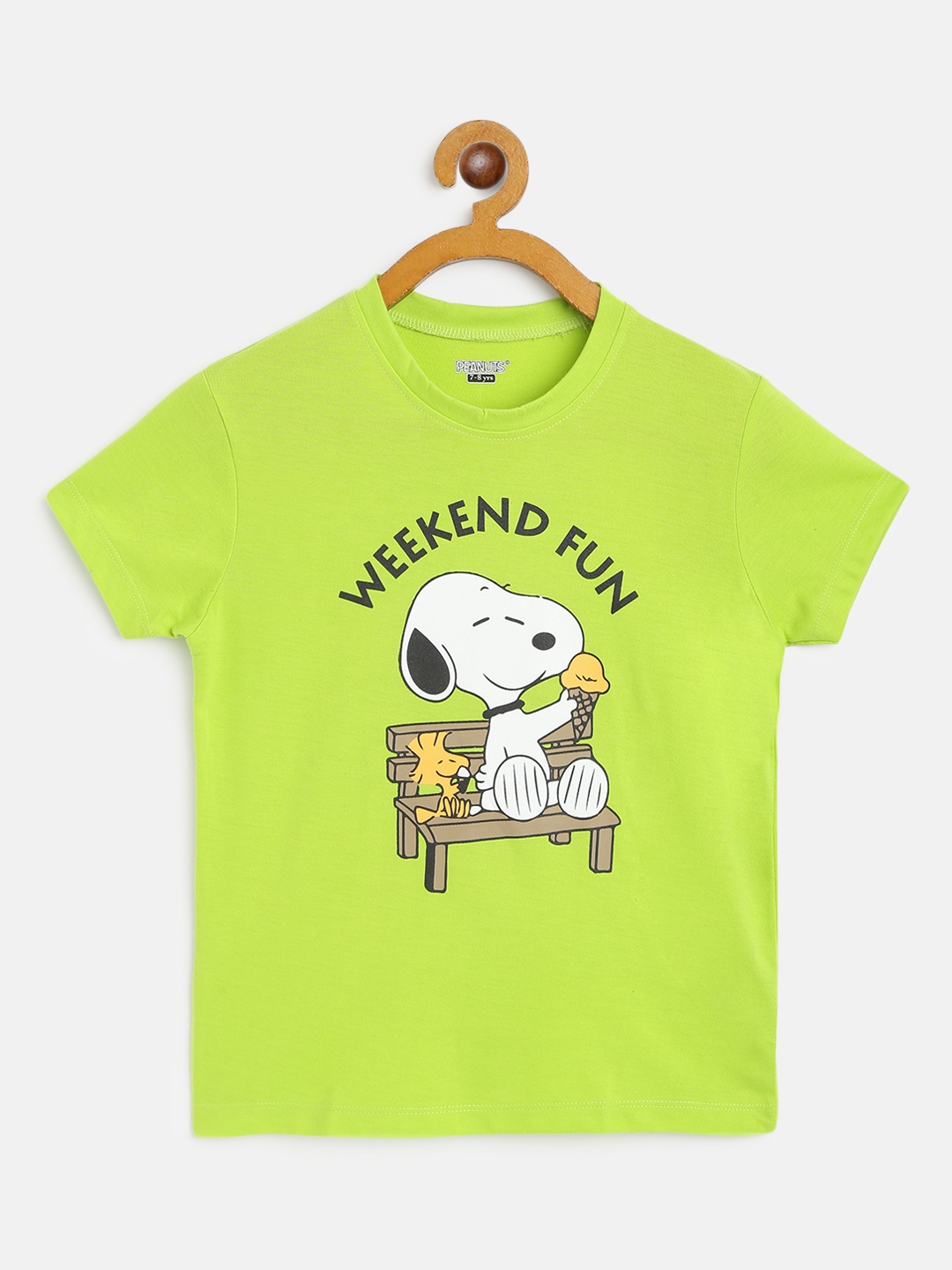 

Eteenz Girls Green & White Cotton Snoopy Printed T-shirt