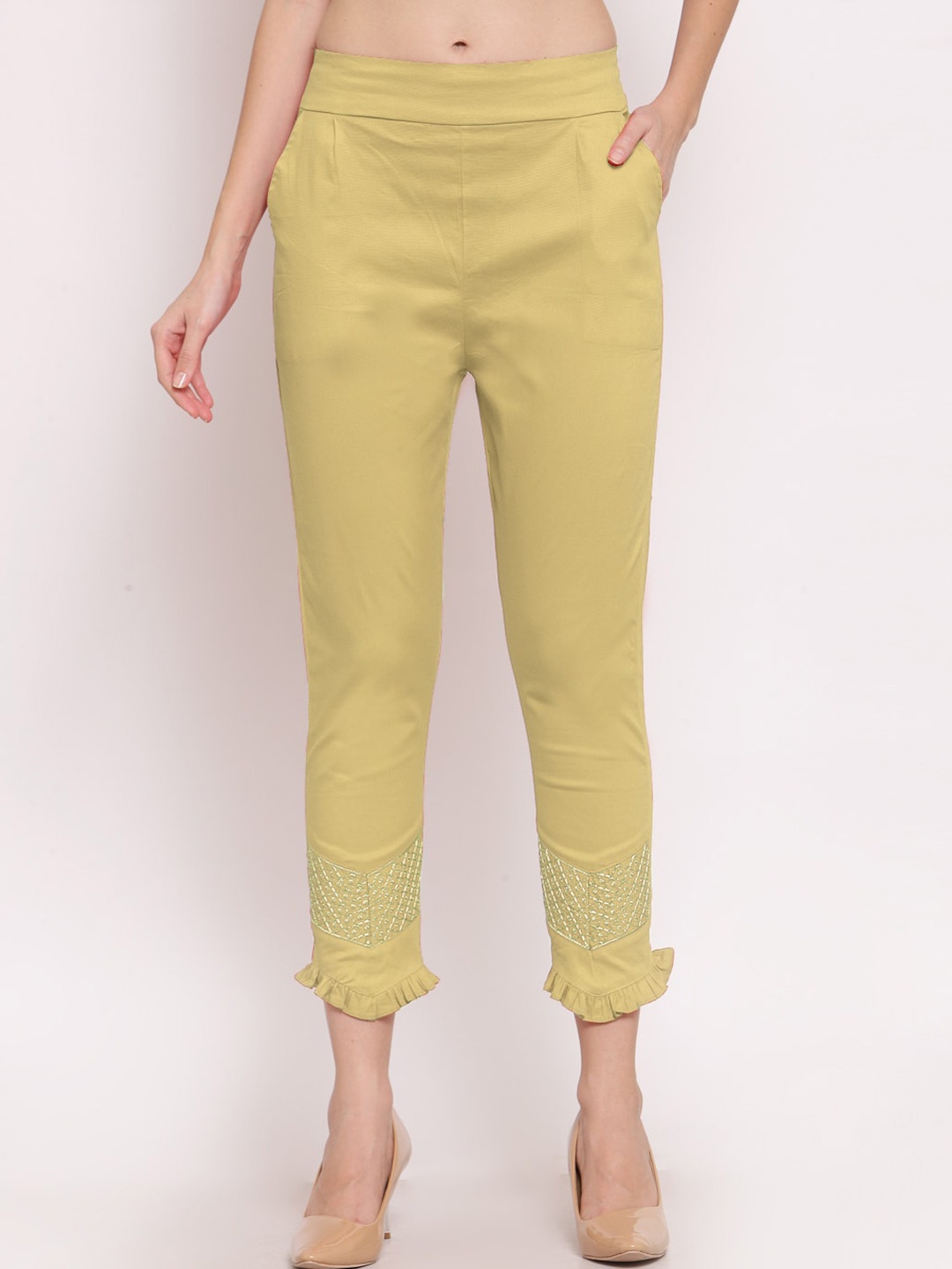 

KLOTTHE Women Beige Smart Slim Fit Pleated Trousers