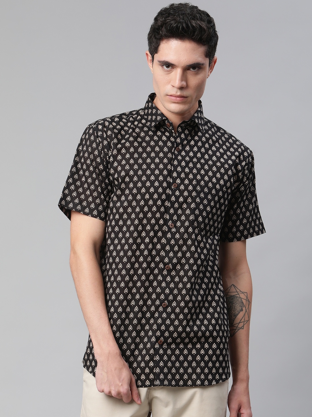 

MILLENNIAL MEN Black Comfort Printed Casual Shirt