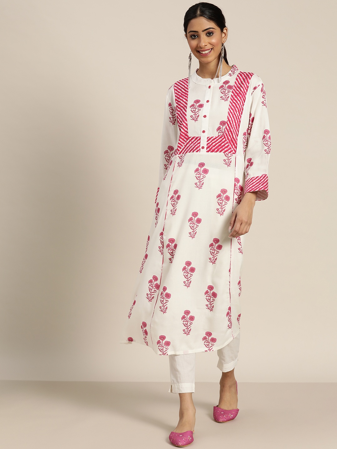 

Sangria Women White & Pink Ethnic Motifs Printed Kurta