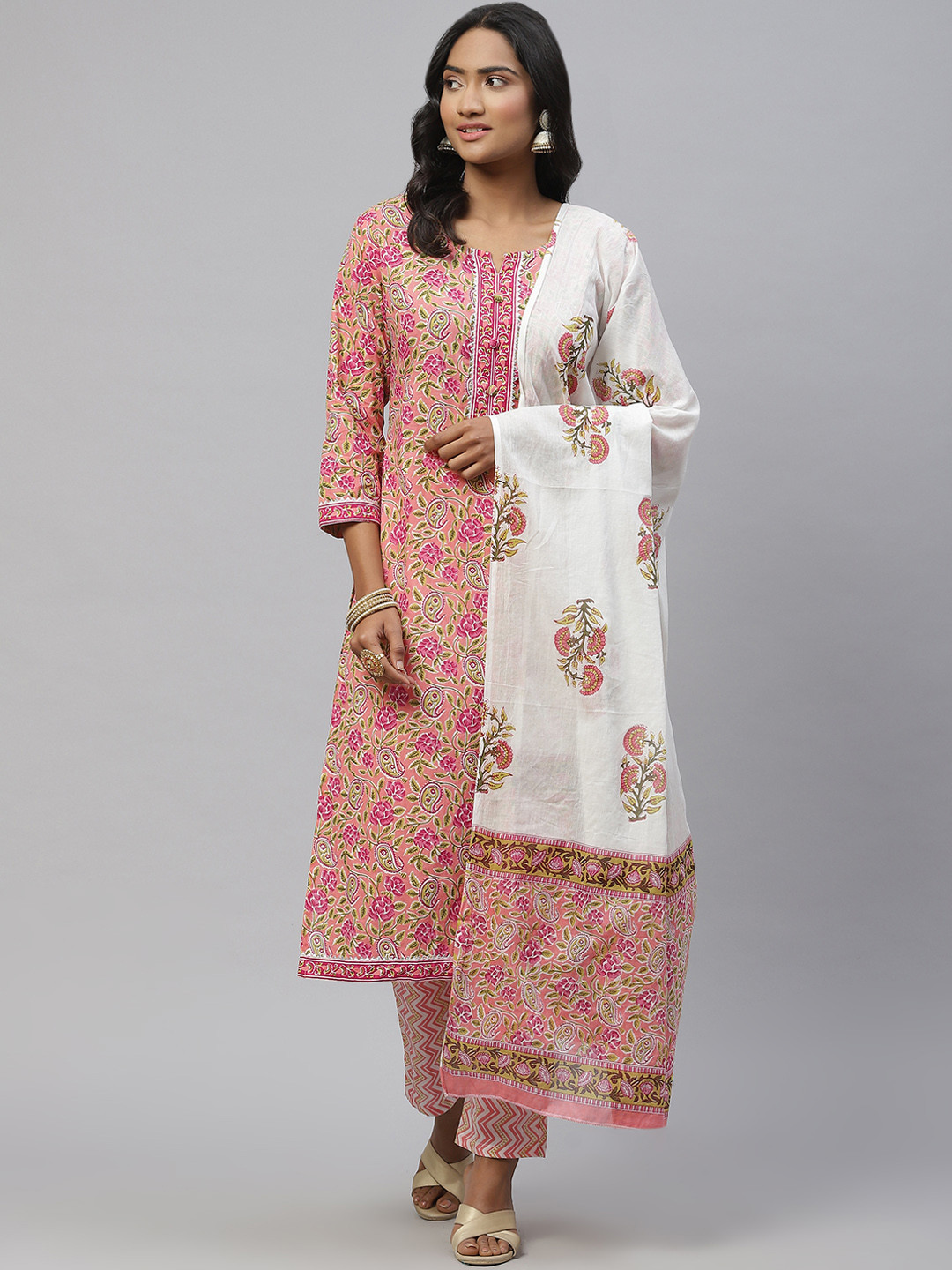 

Sasimo Women Pink & White Ethnic Motifs Gotta Patti Pure Cotton Kurta Set