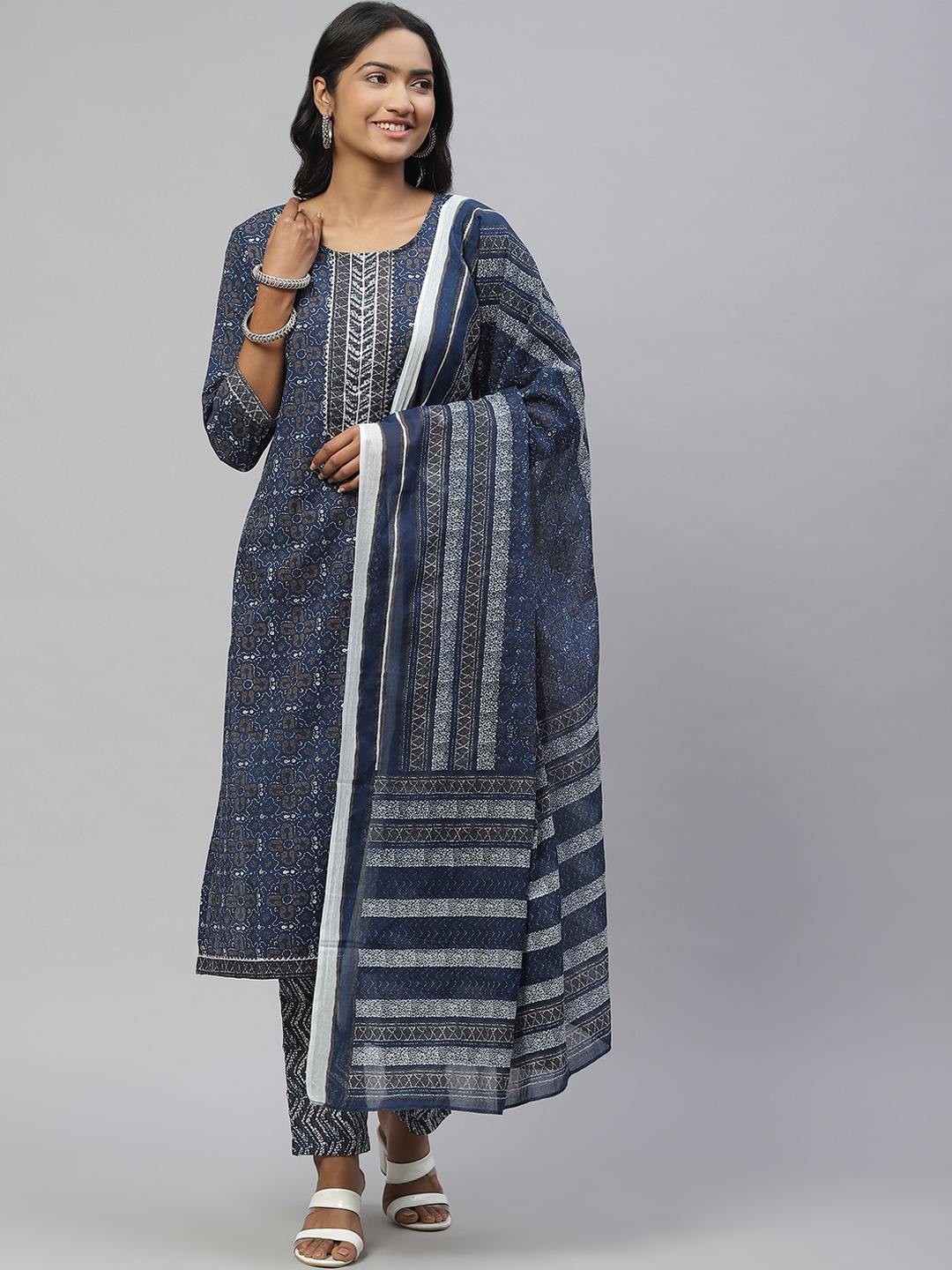 Sasimo Women Blue & Grey Ethnic Motifs Printed Gotta Patti Pure Cotton Kurta Set