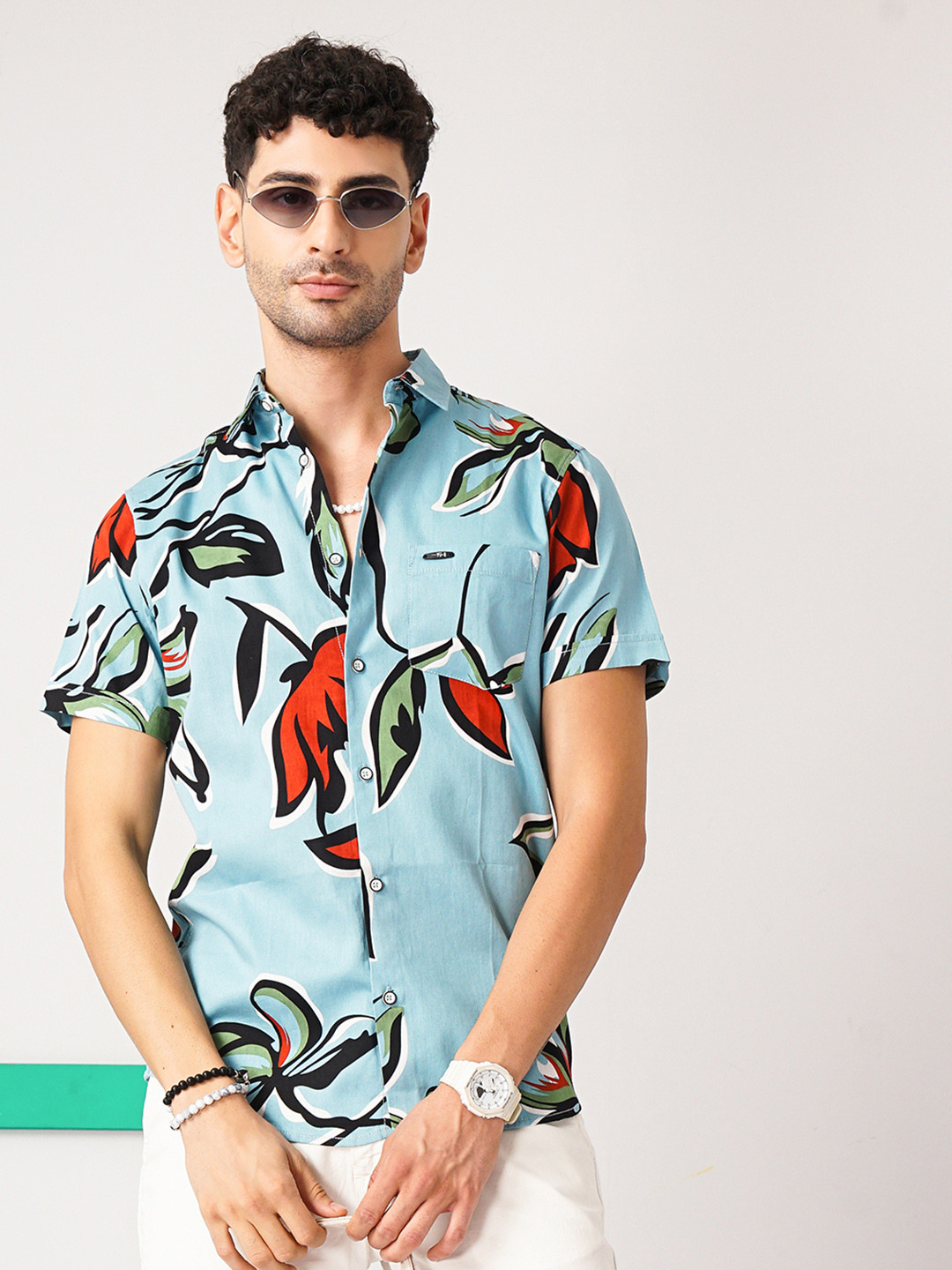 

The Indian Garage Co Men Slim Fit Floral Printed Resortwear Shirt, Blue
