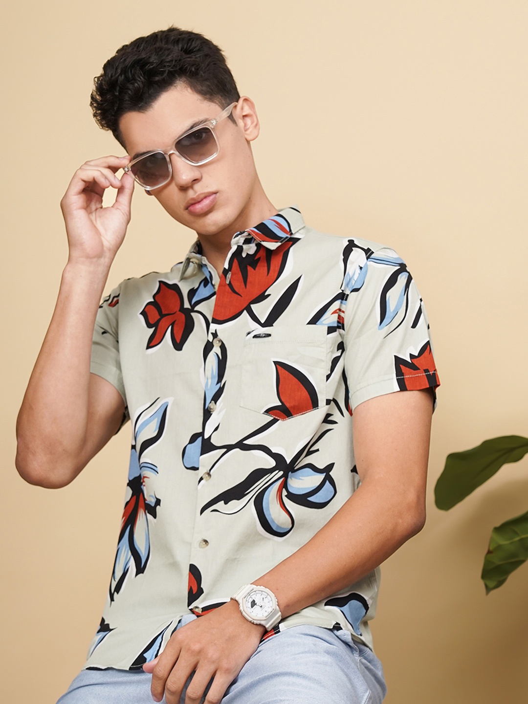 

The Indian Garage Co Men Slim Fit Floral Printed Resortwear Shirt, Green