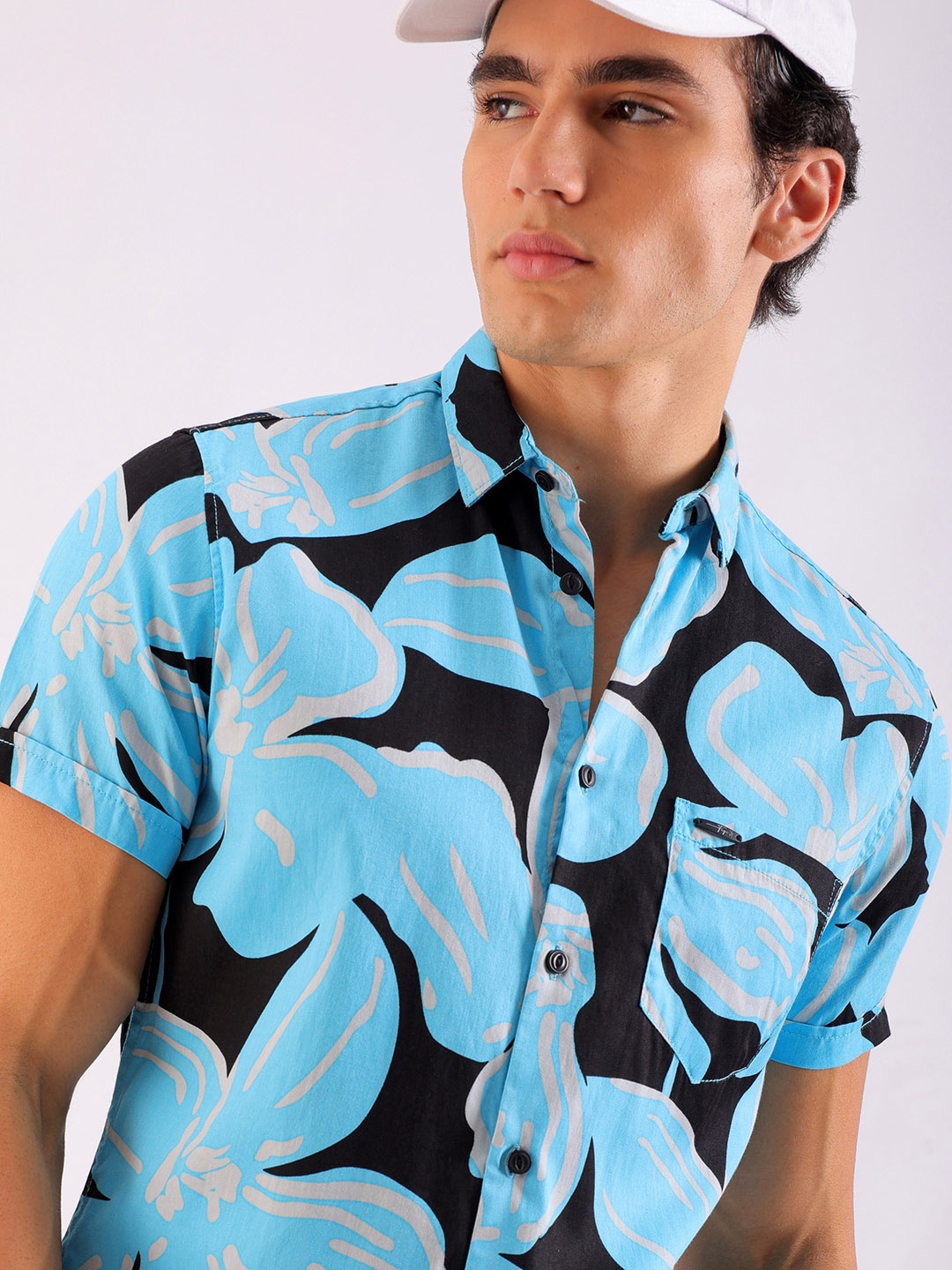

The Indian Garage Co Men Slim Fit Printed Resortwear Shirt, Turquoise blue
