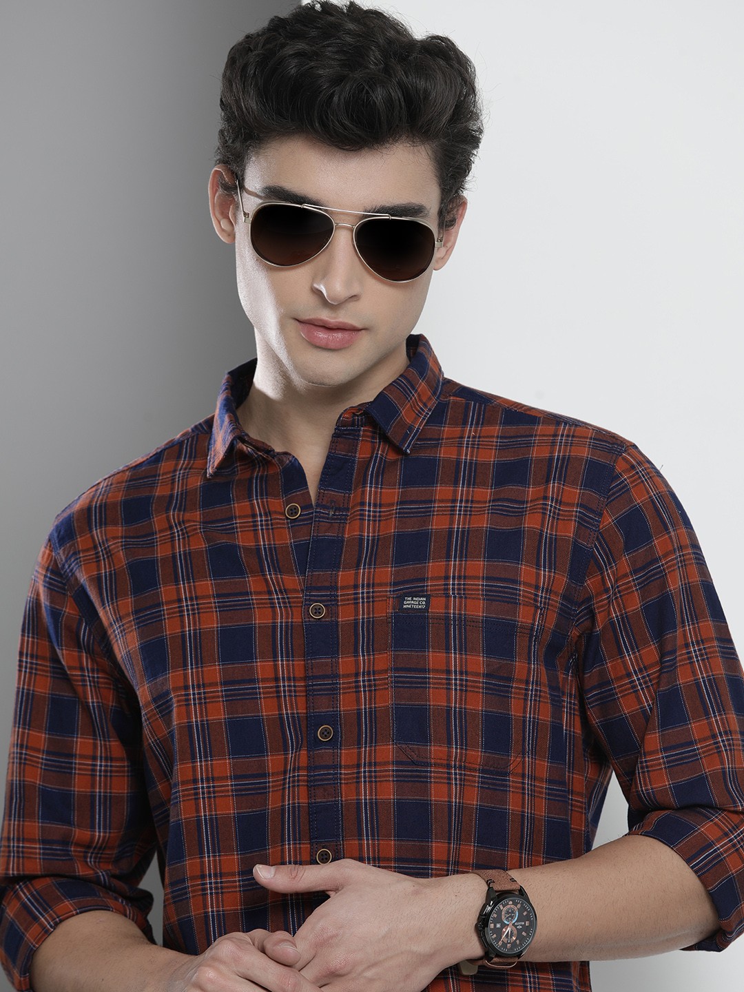 

The Indian Garage Co Men Navy Blue & Rust Tartan Checked Casual Shirt