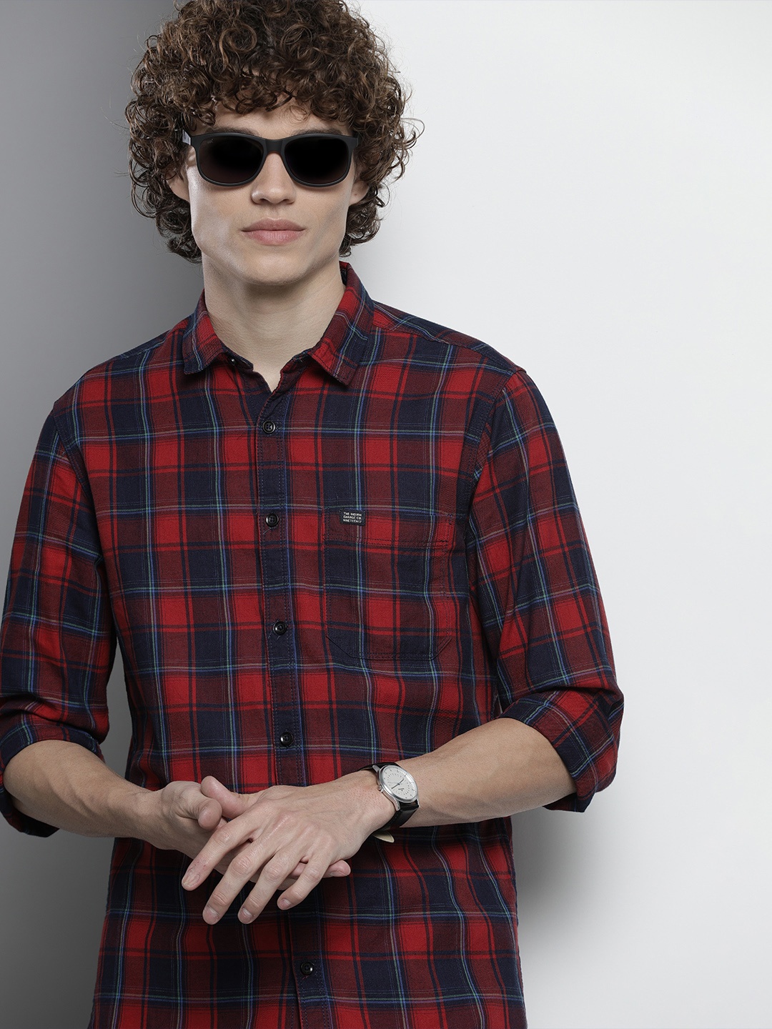 

The Indian Garage Co Men Red & Navy Blue Checked Casual Shirt