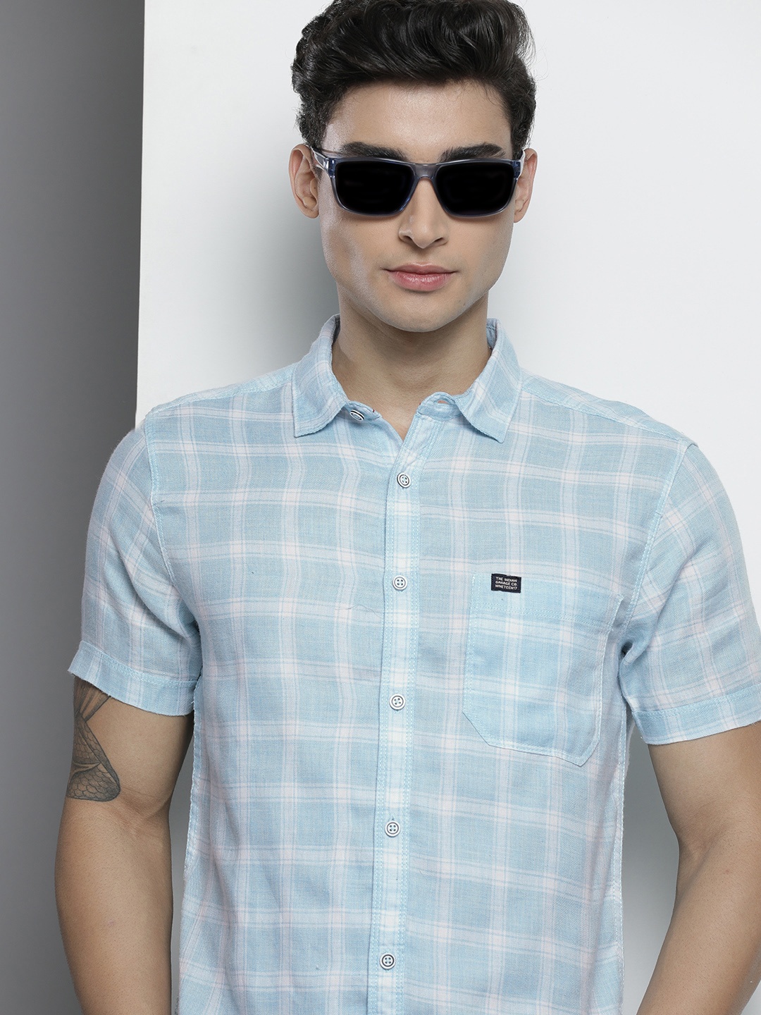 

The Indian Garage Co Men Blue Checked Casual Shirt