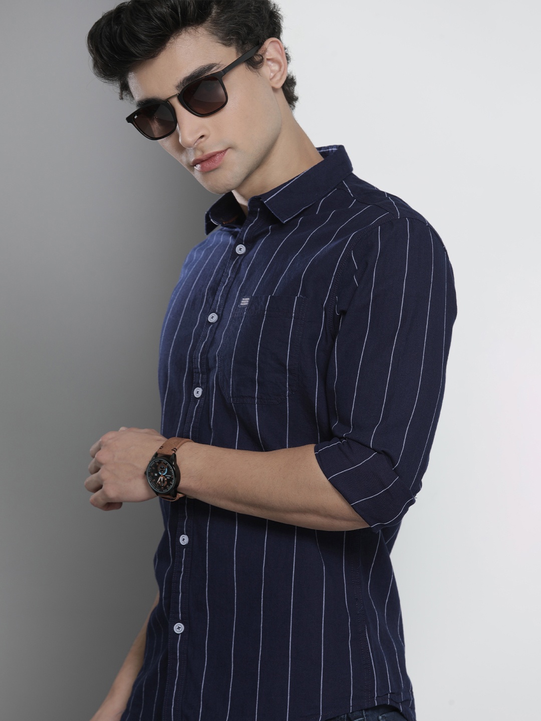

The Indian Garage Co Men Navy Blue Striped Casual Shirt