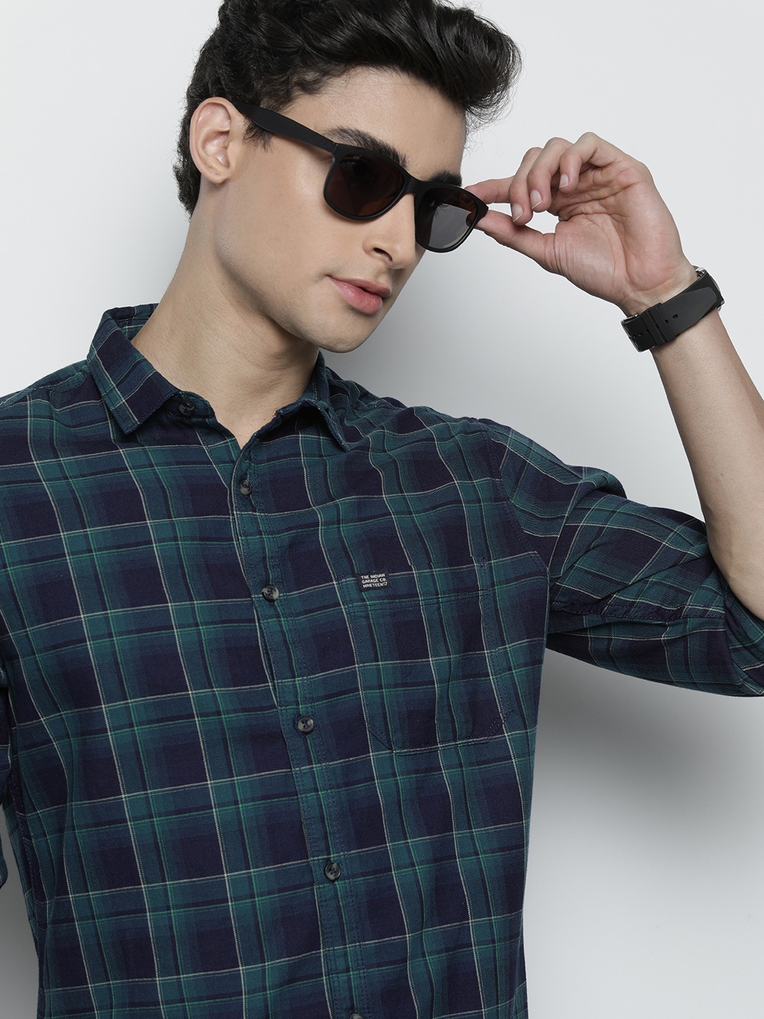 

The Indian Garage Co Men Green & Navy Blue Checked Casual Shirt