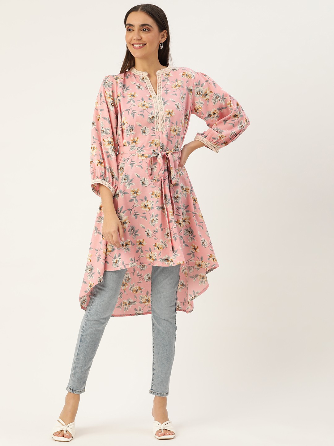 

Jompers Women Pink & White Floral Printed Kurta