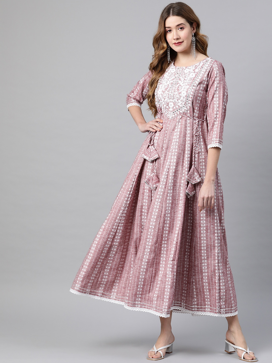 

Vbuyz Lavender Floral Ethnic Embroidered Maxi Dress