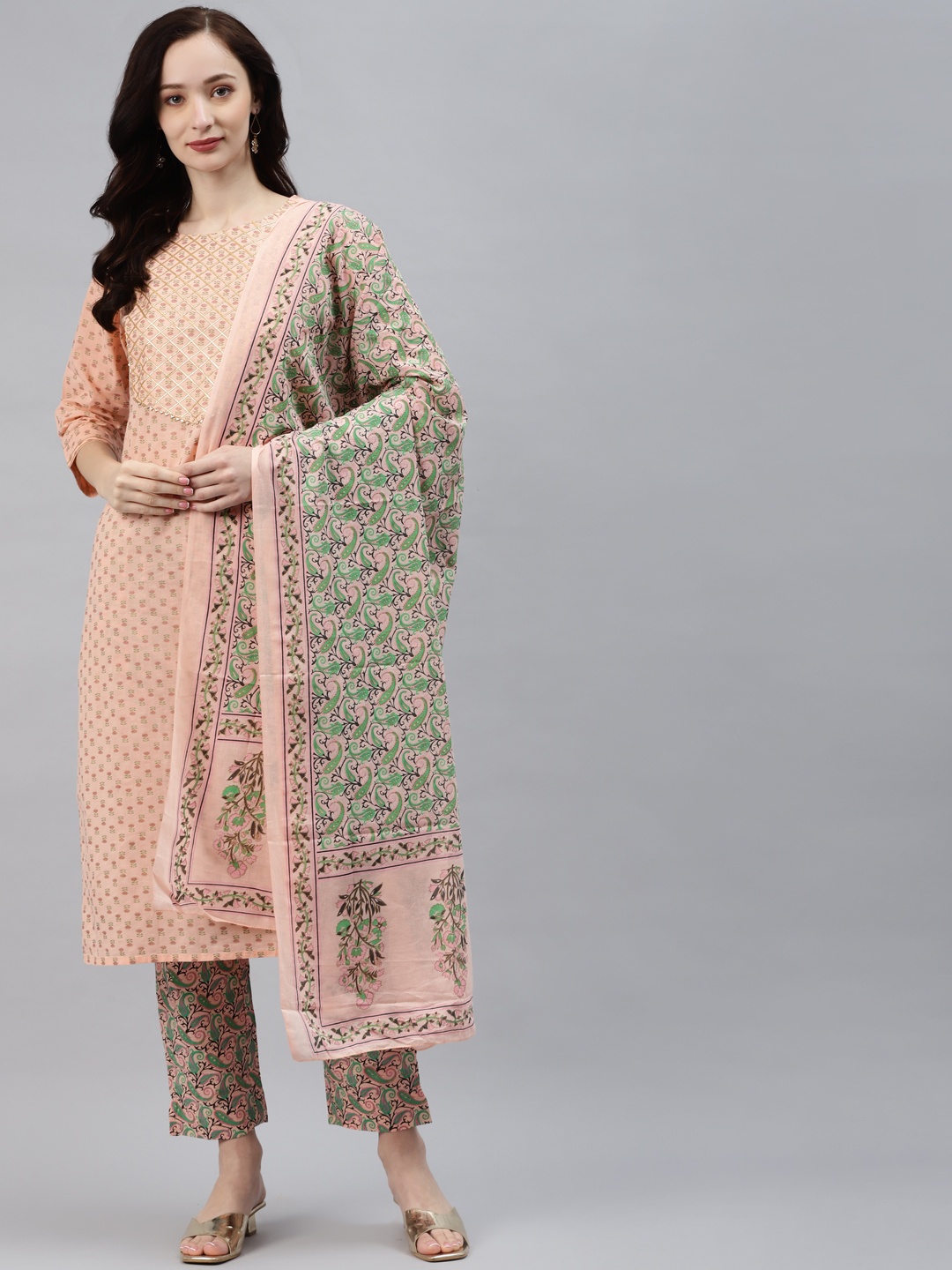 

Vbuyz Women Peach & Green Ethnic Motifs Printed Gotta Patti Kurta with Trousers & Dupatta