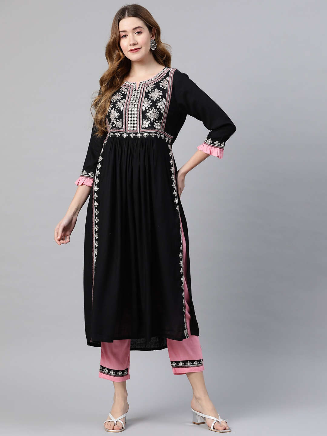 

Vbuyz Women Black Ethnic Motifs Yoke Design Kurta with Palazzos