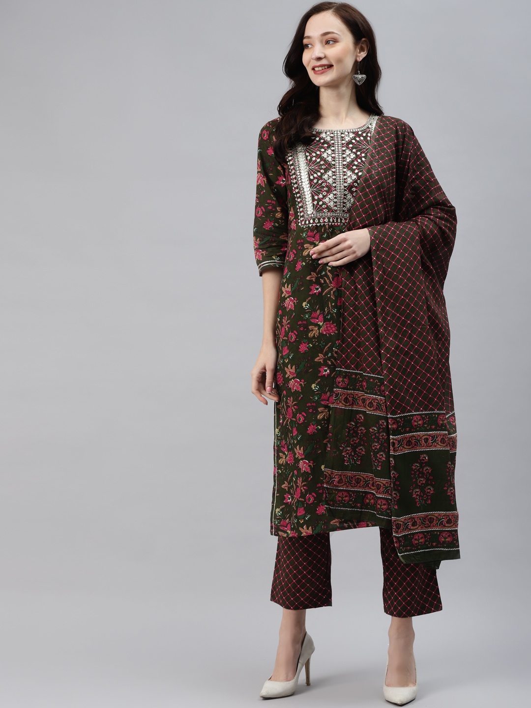 

Vbuyz Women Green & Pink Ethnic Motifs Printed Gotta Patti Kurta with Trousers & Dupatta