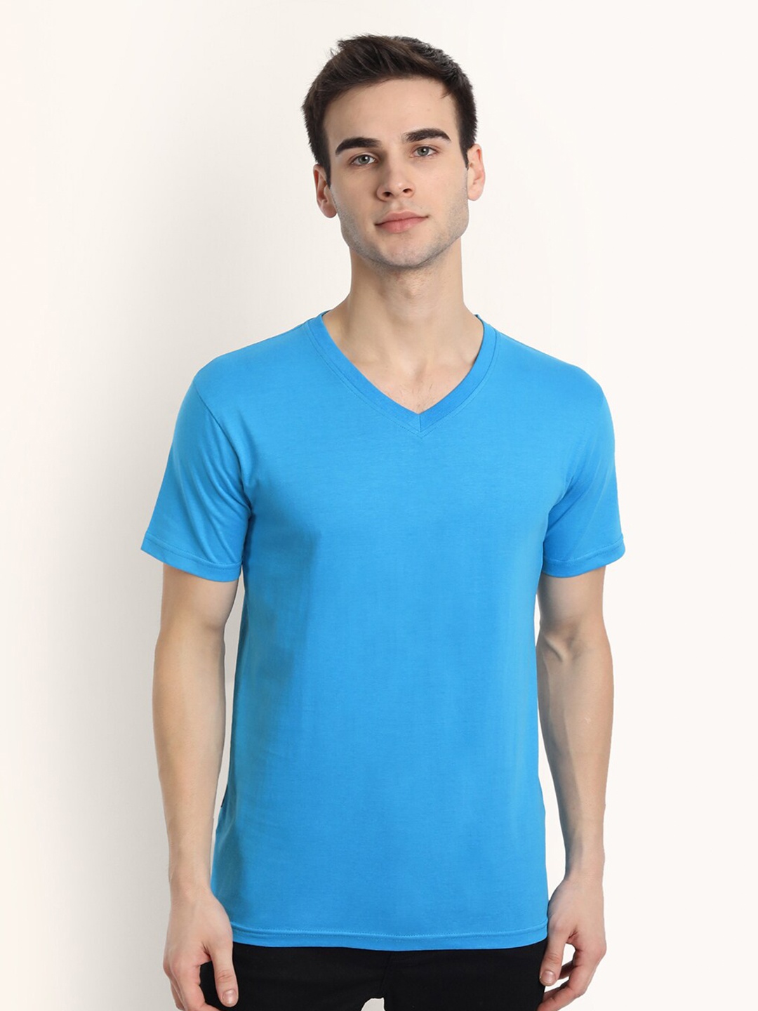

BE AWARA Men Blue V-Neck T-shirt