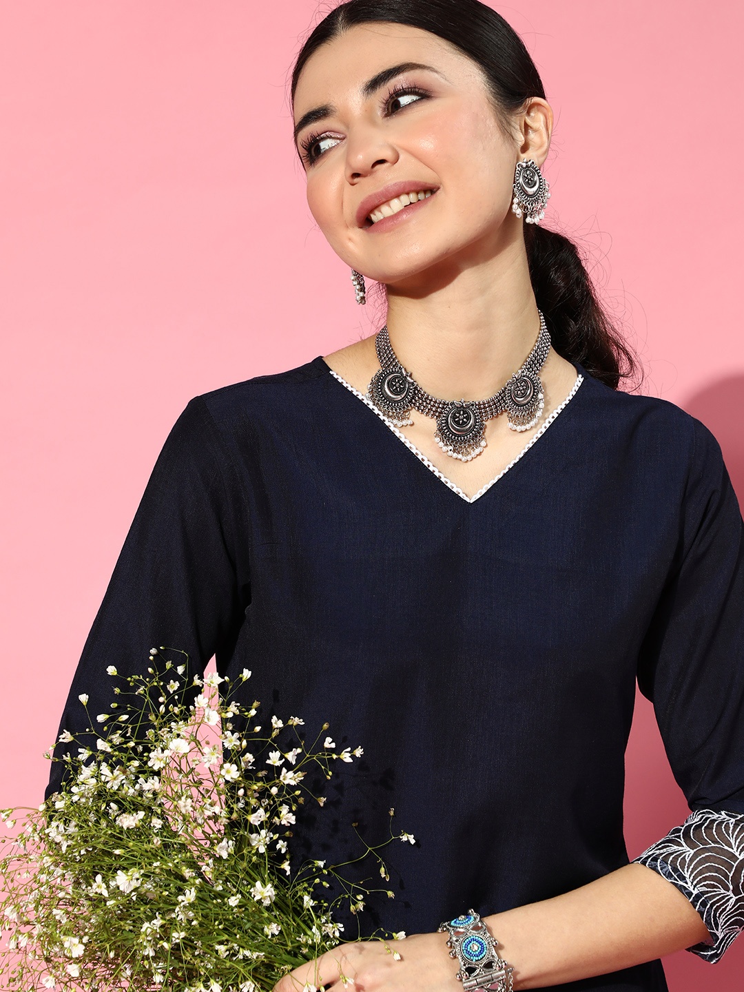 

Indo Era Navy Blue Silk Blend Scalloped Edge Kurta Set