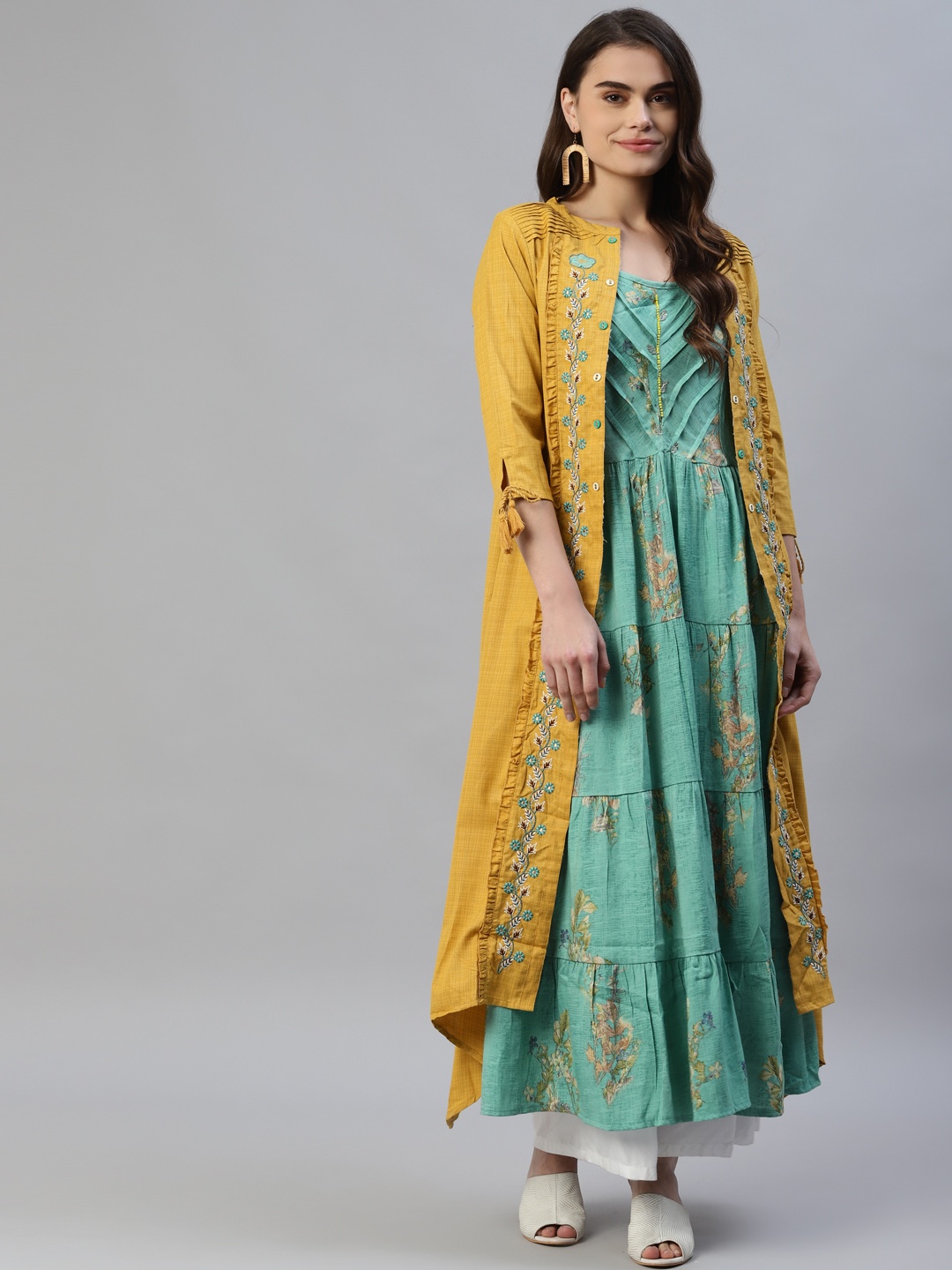 

Vbuyz Women Green & Mustard Yellow Floral Printed Anarkali Kurta With Shrug