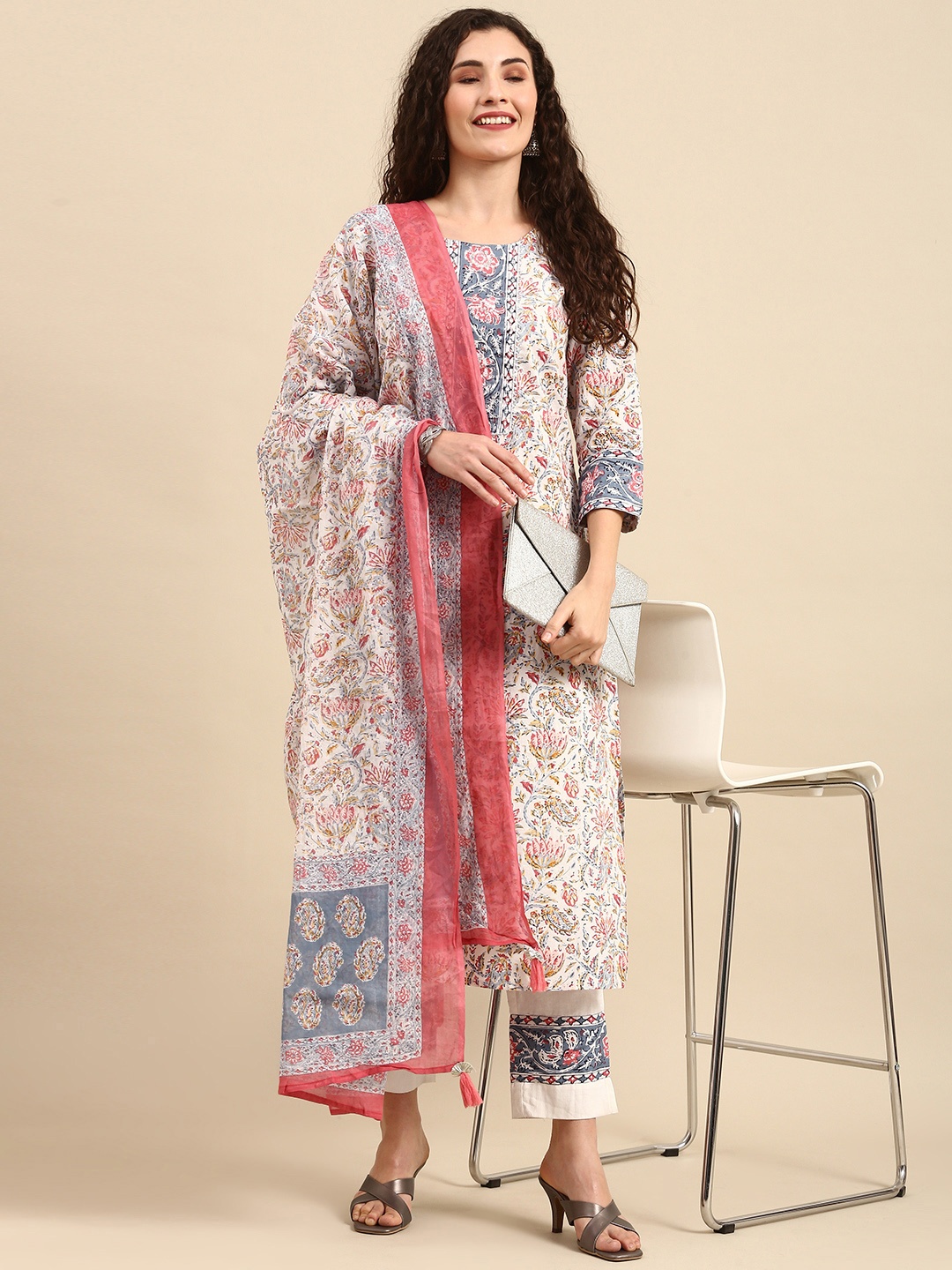 

Janasya Women White & Pink Pure Cotton Ethnic Motifs Printed Kurta Set With Dupatta