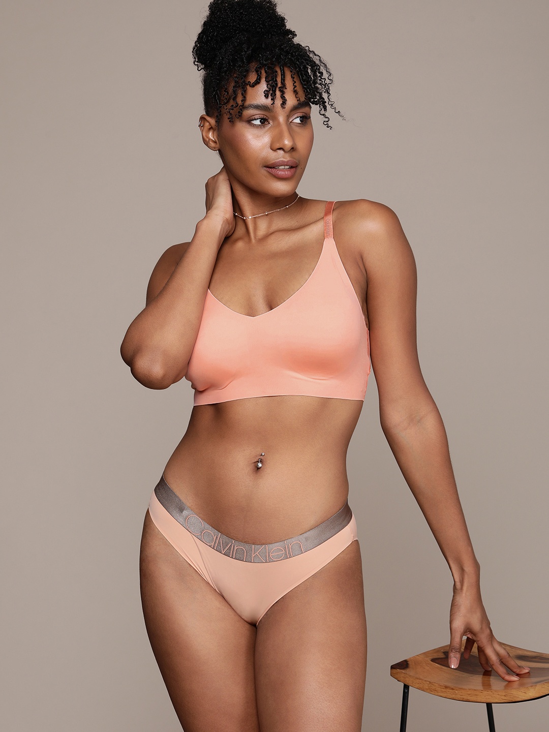 

Calvin Klein Underwear Full Coverage Lightly Padded Bralette Bra QF5753TLY, Peach