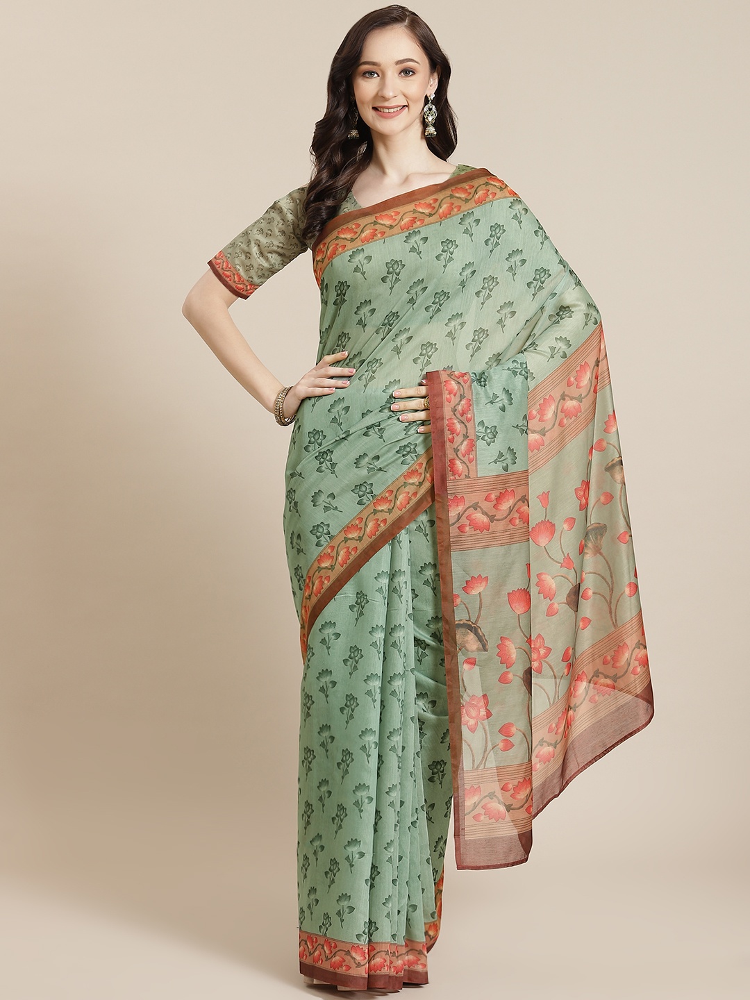 

Mitera Women Green & Red Ethnic Motifs Saree